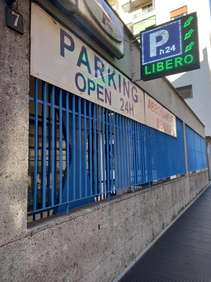 Arena Suite All Comforts - With Free Parking Garage Per Qualified Rate - Con Parcheggio Incluso Per Le Tariffe Qualificanti - Metro Verde Greenline Moscova Милан Экстерьер фото